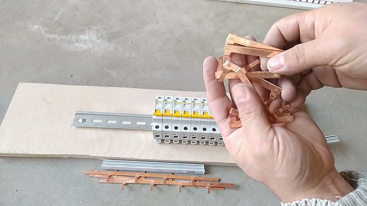 шина соединительная трёх фазная /installation of three-phase connecting busbar/монтаж/режим на части