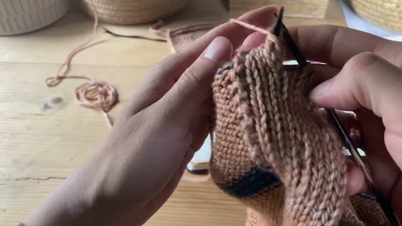 How to work buttonholes in double knit stitch front band