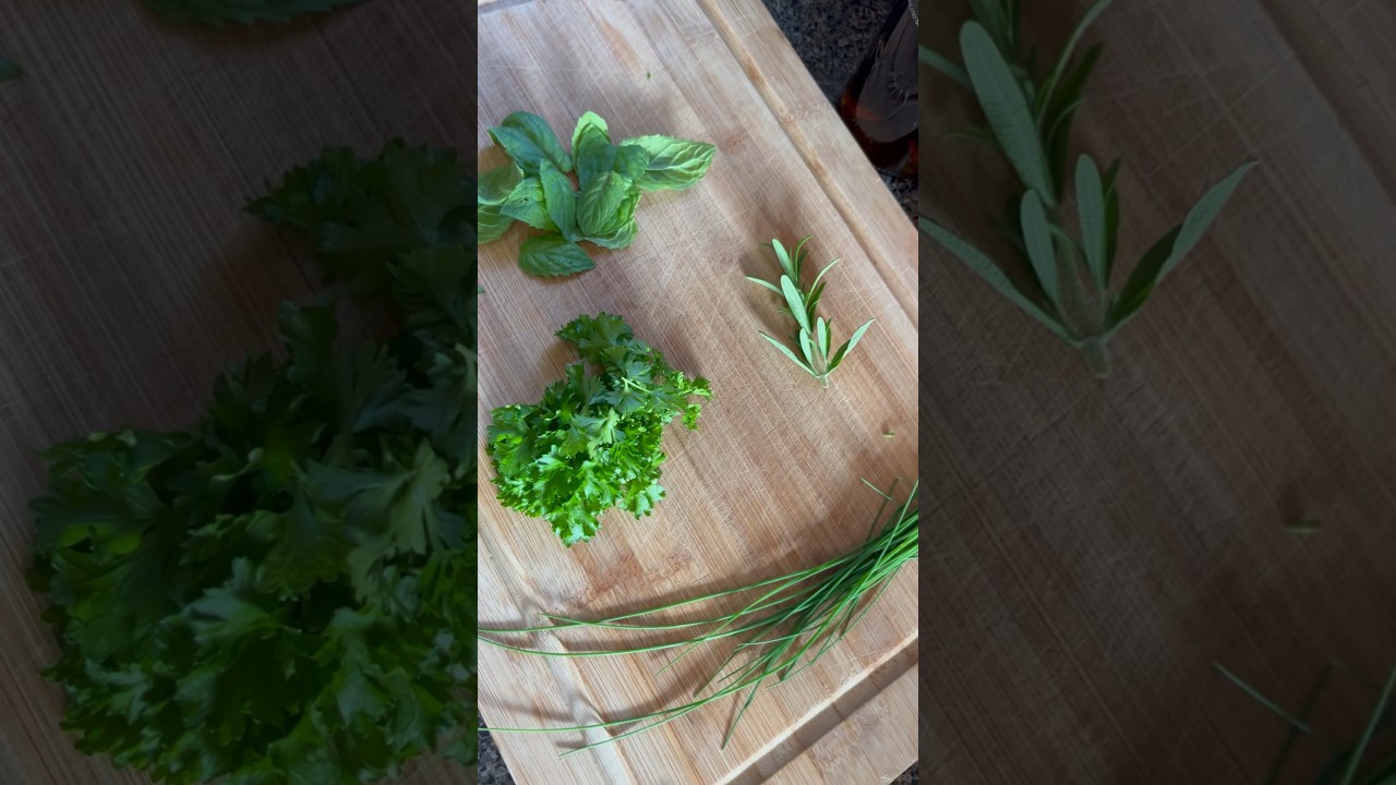 Fresh #herbs from the garden! 😋 #freshherbs