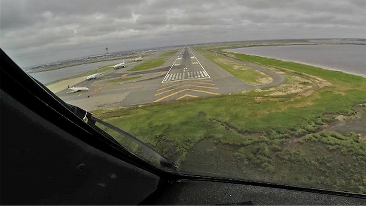 PilotCAM 787 into New York JFK Rwy 04L