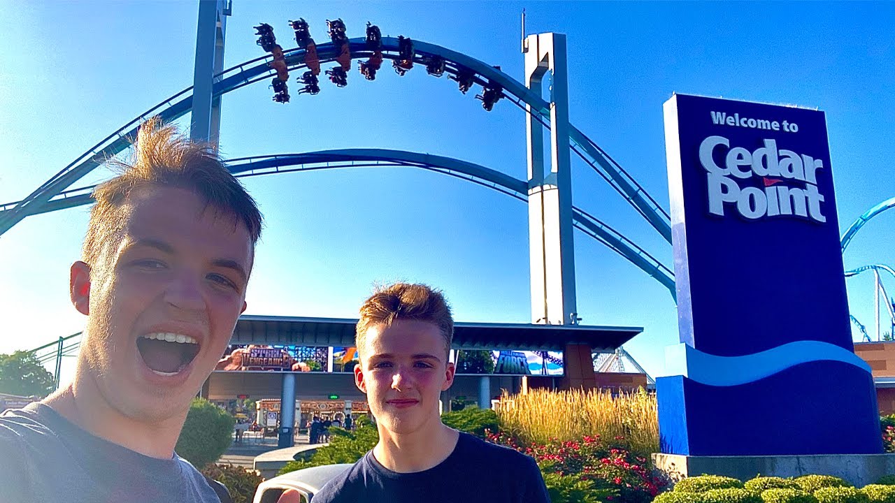 Cedar Point Vlog - Day 1 | August 2022 | *First Time Reactions !!!*