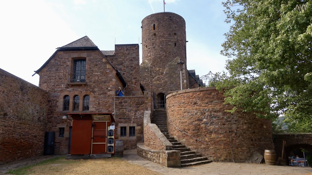 Burg Hengebach in der Eifel