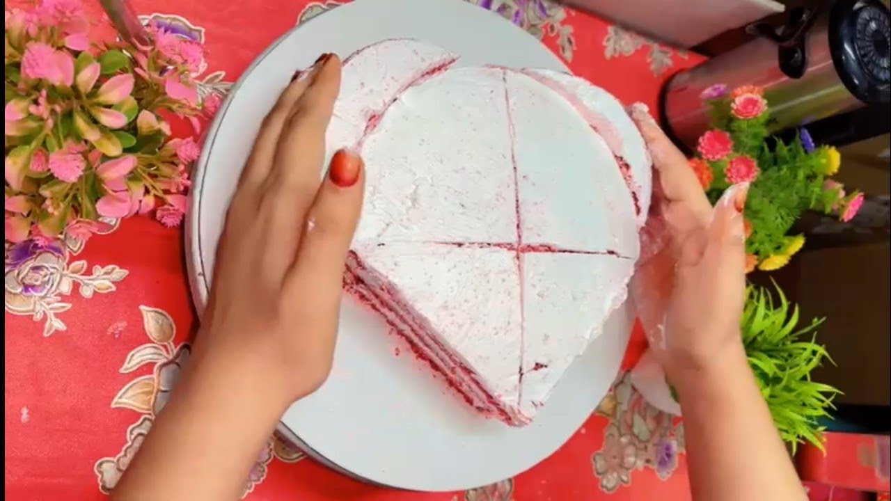 Round cake se heart shape cake — पूरा cake बनाने के बाद पता चला कि कितनी बड़ी गड़बड़ हो गई पूरा caka