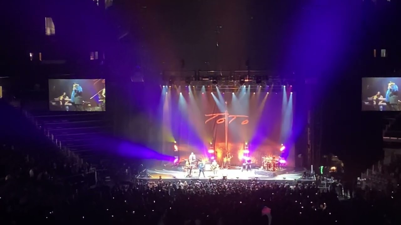 Toto - Rosanna (Live at Climate Pledge Arena, Seattle, WA - March 28, 2022)