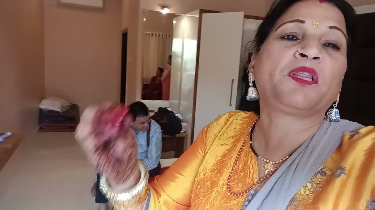 हम लोग पहुँच गए मुंबई 😃😃