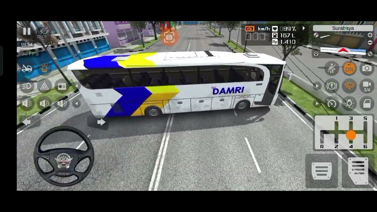Captain clever lagi jadi supir bus