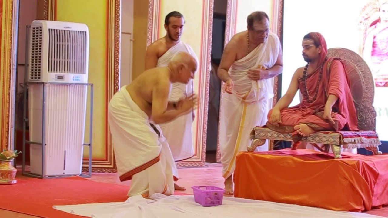 Jagadguru Sri Vidhushekara Bharati Sannidhanam visiting Sree Sankara College, Kalady