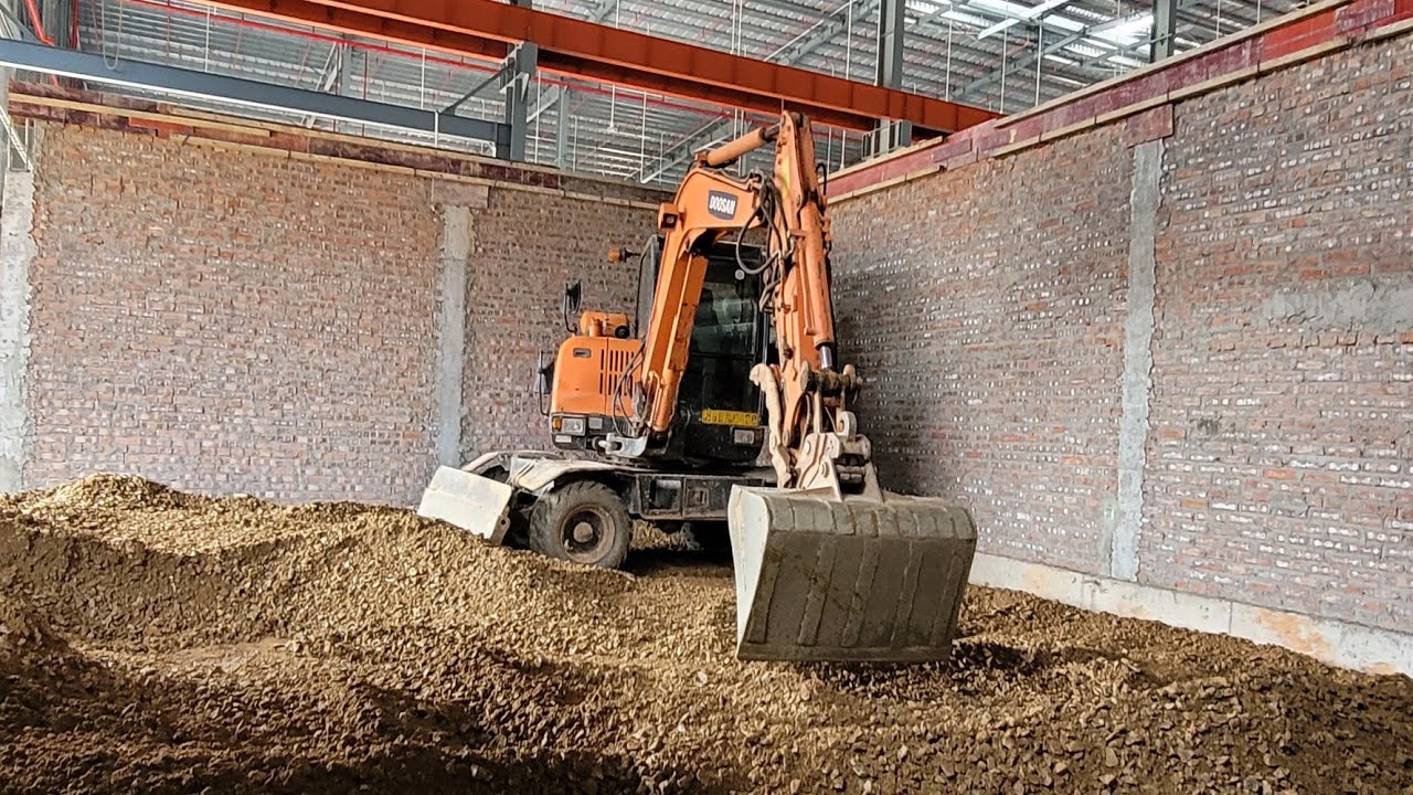 Review chi tiết máy xúc doosan, excavator mini làm ở công trường, Múc  đá bây triệu view