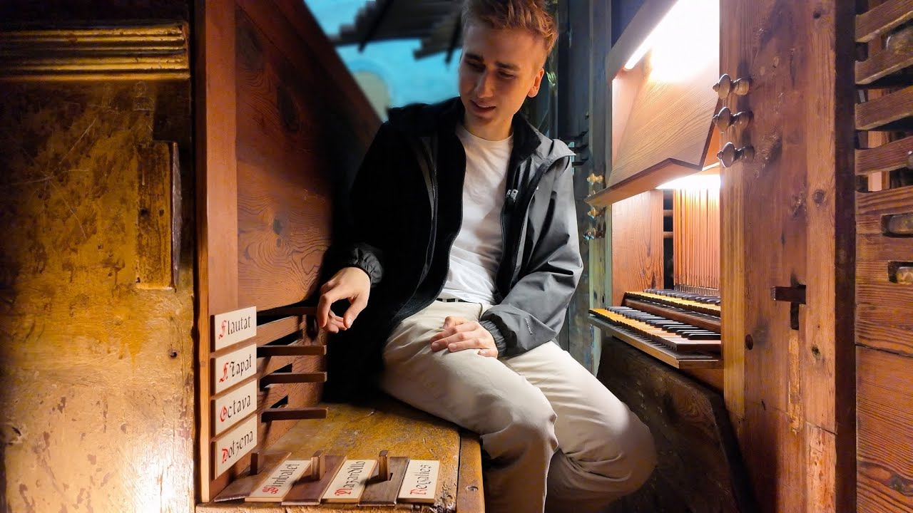 We found a Spanish organ from 1717