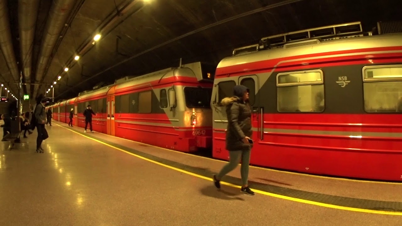 A few trains at Nationaltheatret station / NSB trains