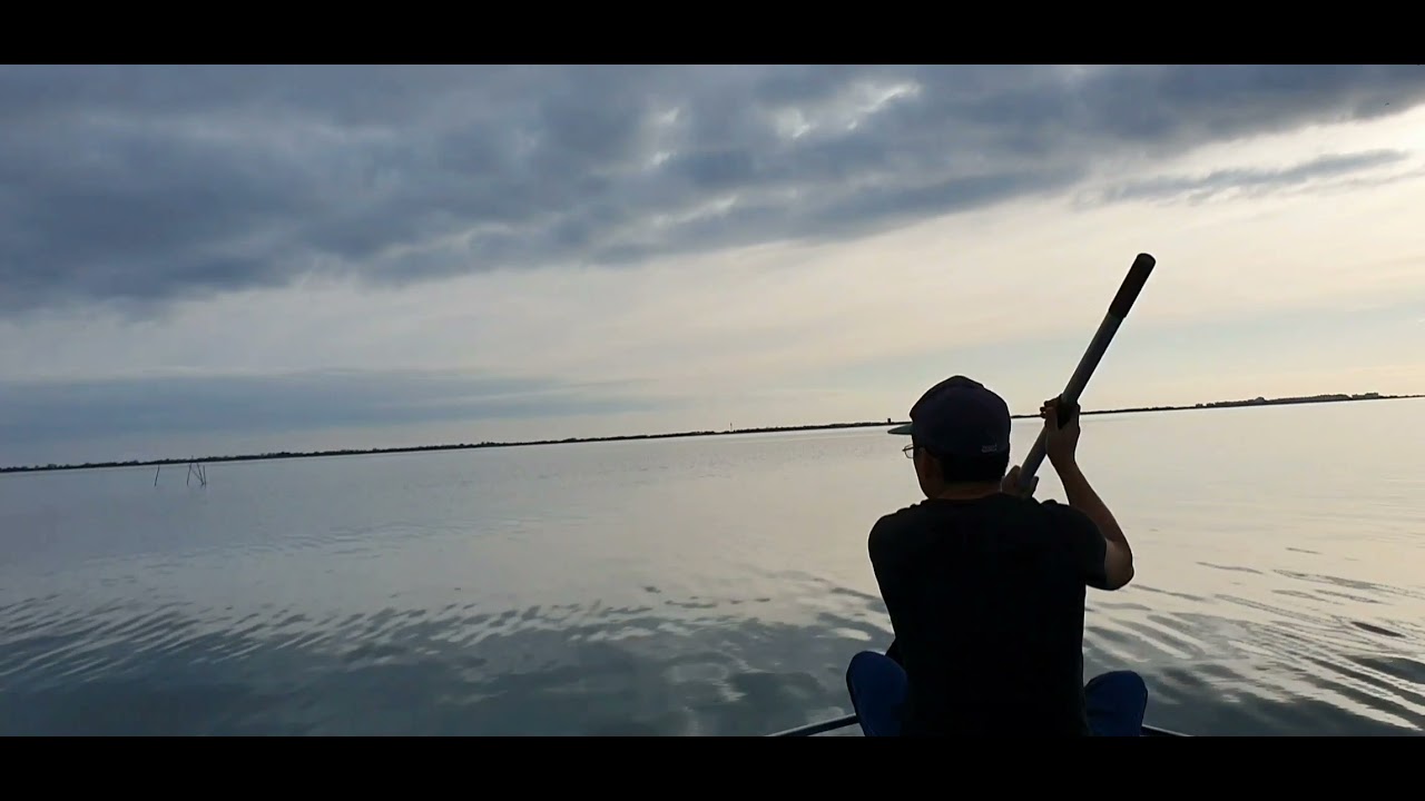 le canal du Salaison, Balade en Barque vers l'étang de l'Or, dans l'hérault.