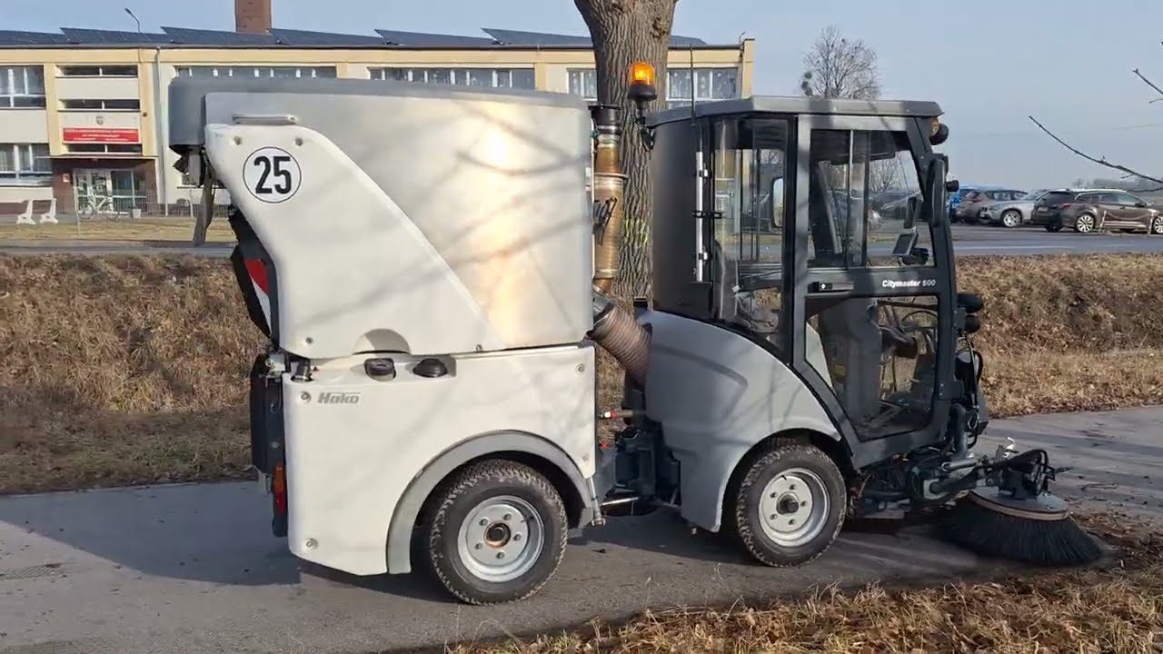 Sweeper / Kehrmaschine / Zamiatarka HAKO  CTYMASTER 600