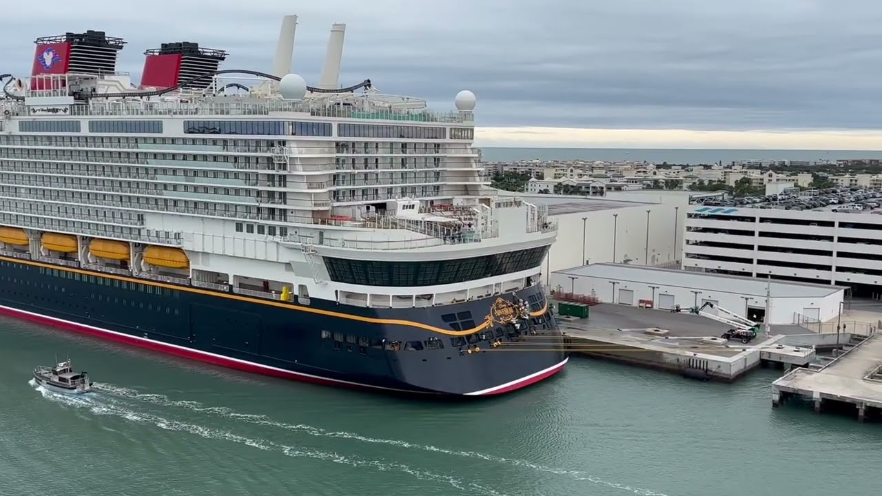 Sailing out of Port Canaveral about the Carnival Vista! #carnivalcruise #carnivalvista #florida 