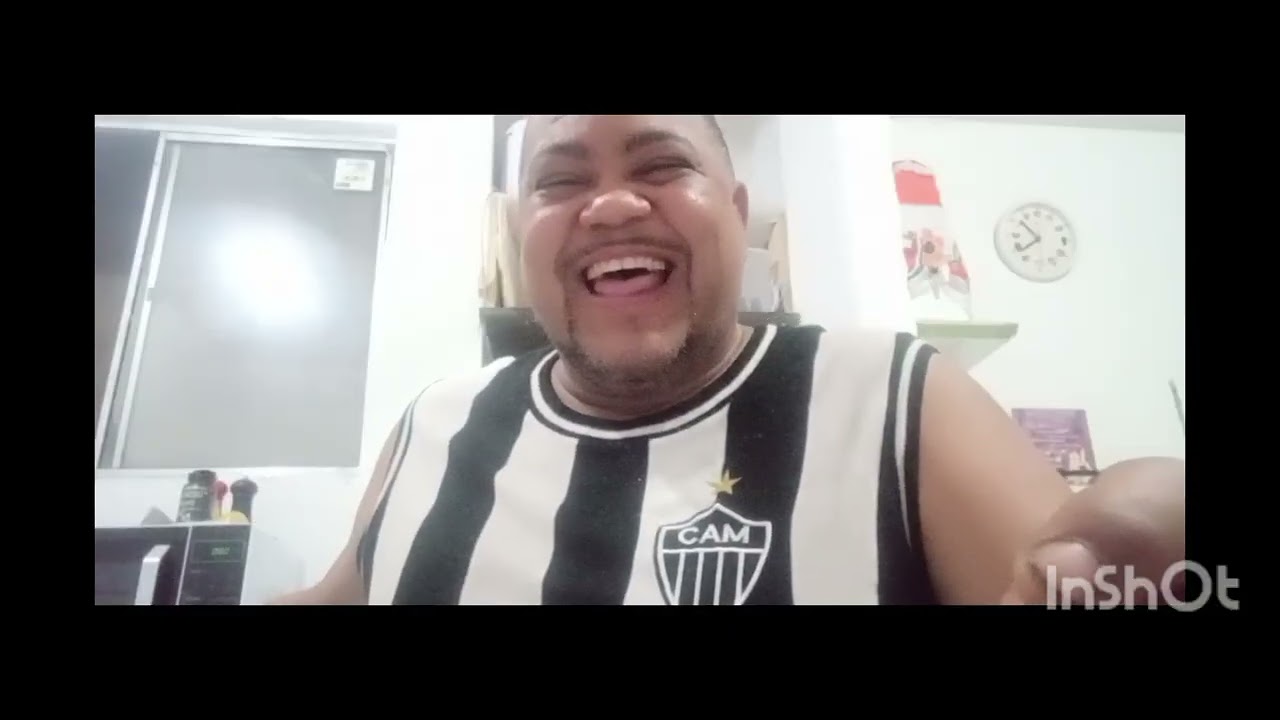 O  montador que usa calcinha 