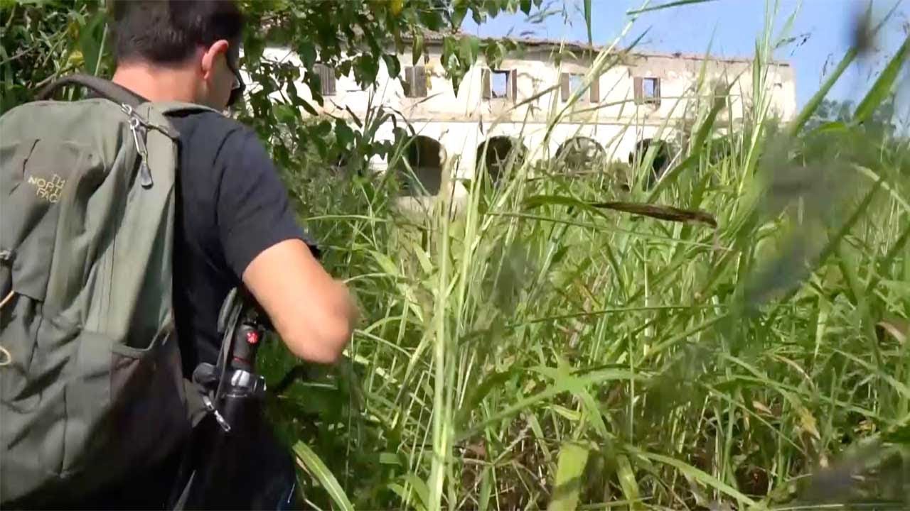 Urban Explorer Visit Abandoned Italian Villa