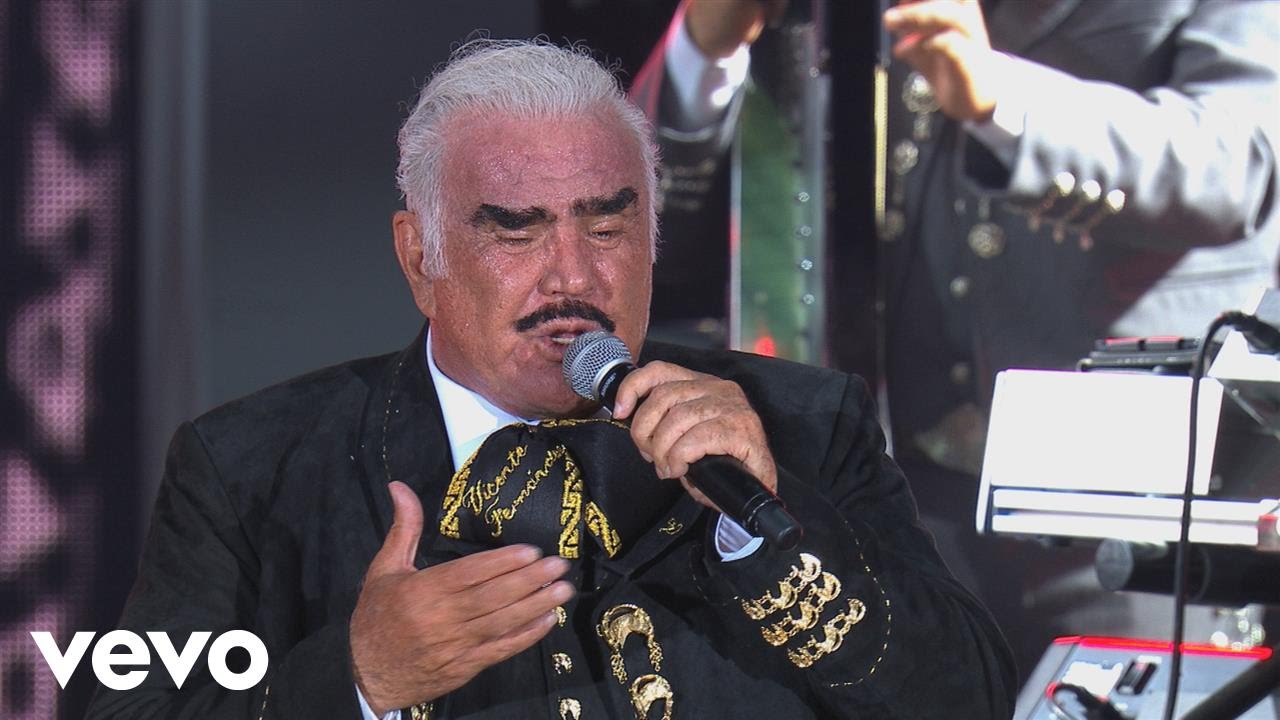 Vicente Fernández - Nos Estorbó la Ropa (En Vivo [Un Azteca en el Azteca])