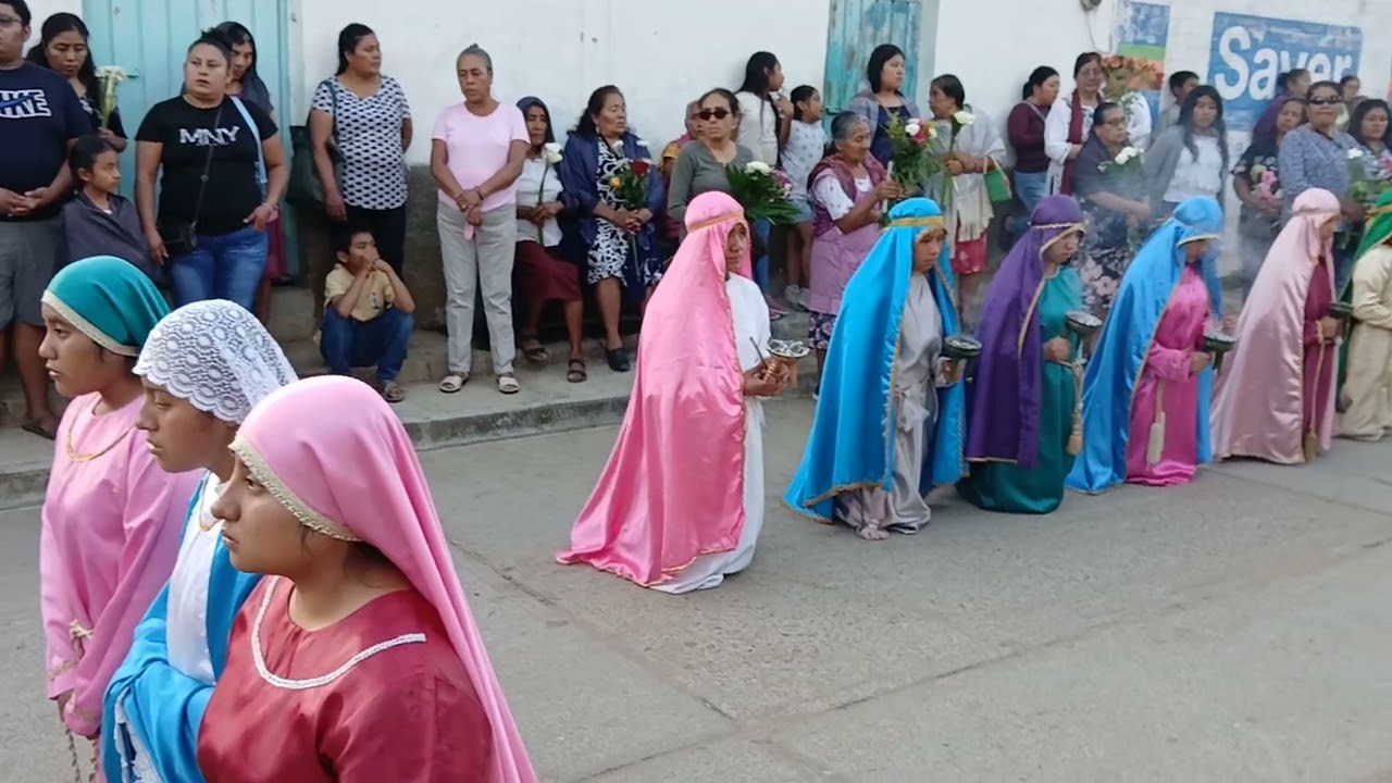 Tercer viernes de viacrucis en Ayoquezco 