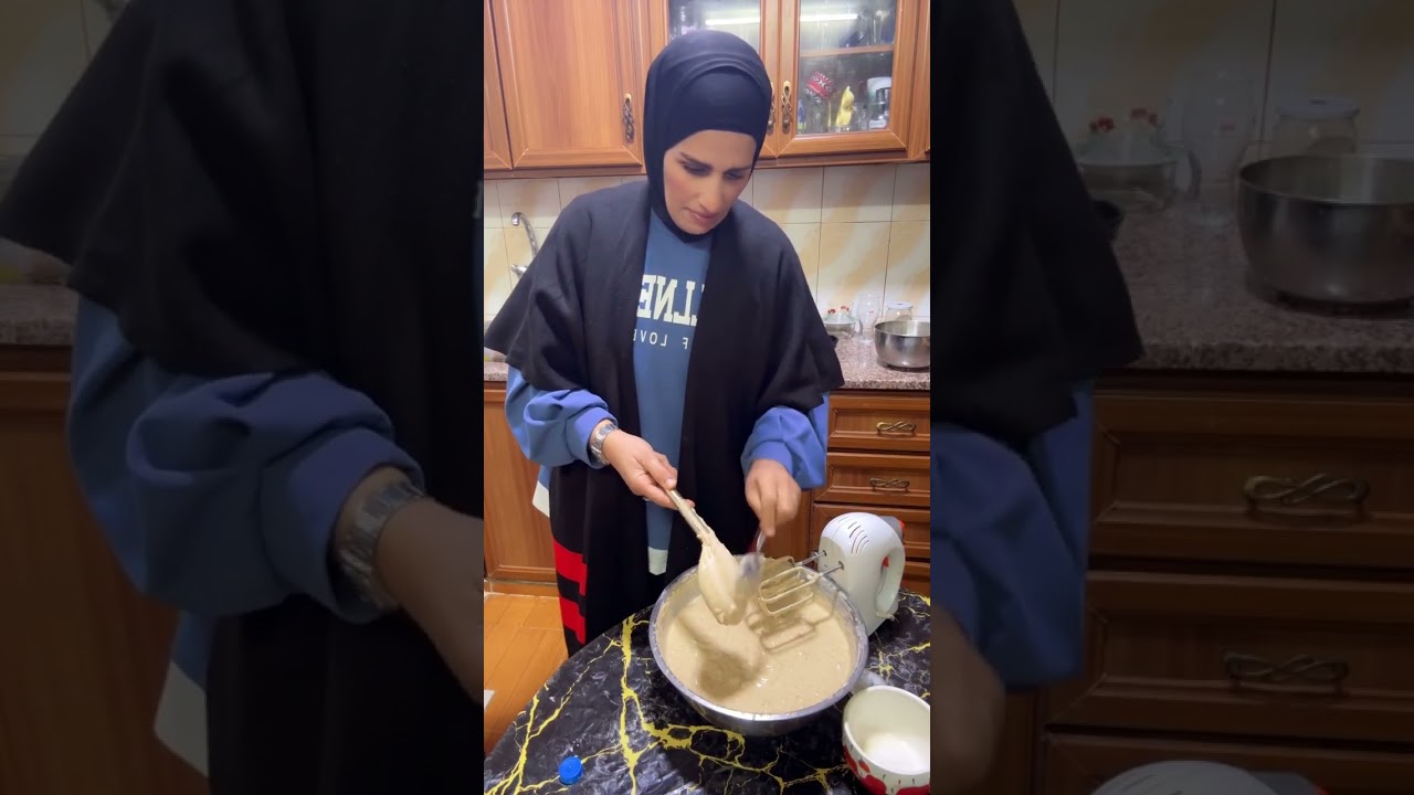 ام نمر بعمل كيكة التمر أنا وابني سفنجية وزاكية 😋🍰