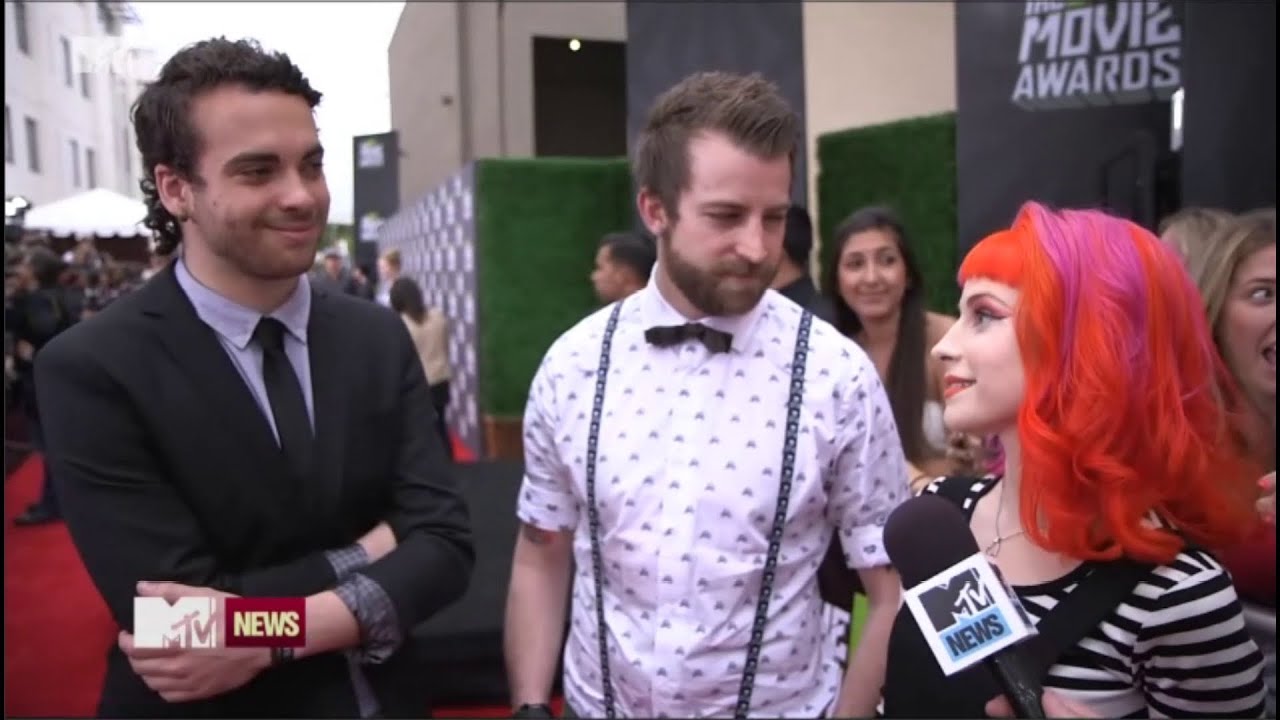 Paramore Grab First #1 Debut On Billboard Chart - MTV Video Music Awards 2013