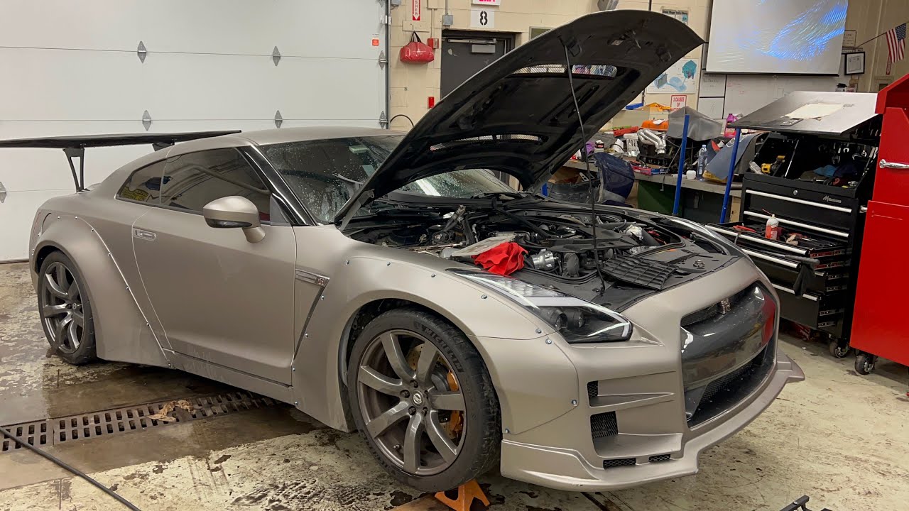 Fuse Box Access Nissan GTR R35 DIY Easy! (Fix Lightning Bolt Headlight)