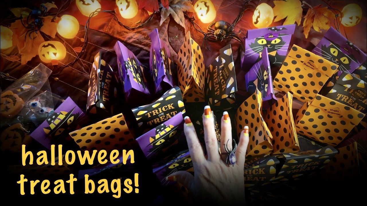 ASMR~halloween treat bags! (No talking only) Lots of wonderful paper crinkles with halloween candy.