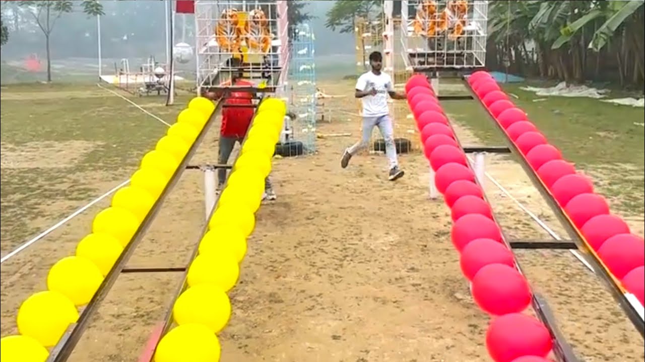 Who will win the most prizes in a funny game of bursting balloons with a toy tiger cage? SS food cha
