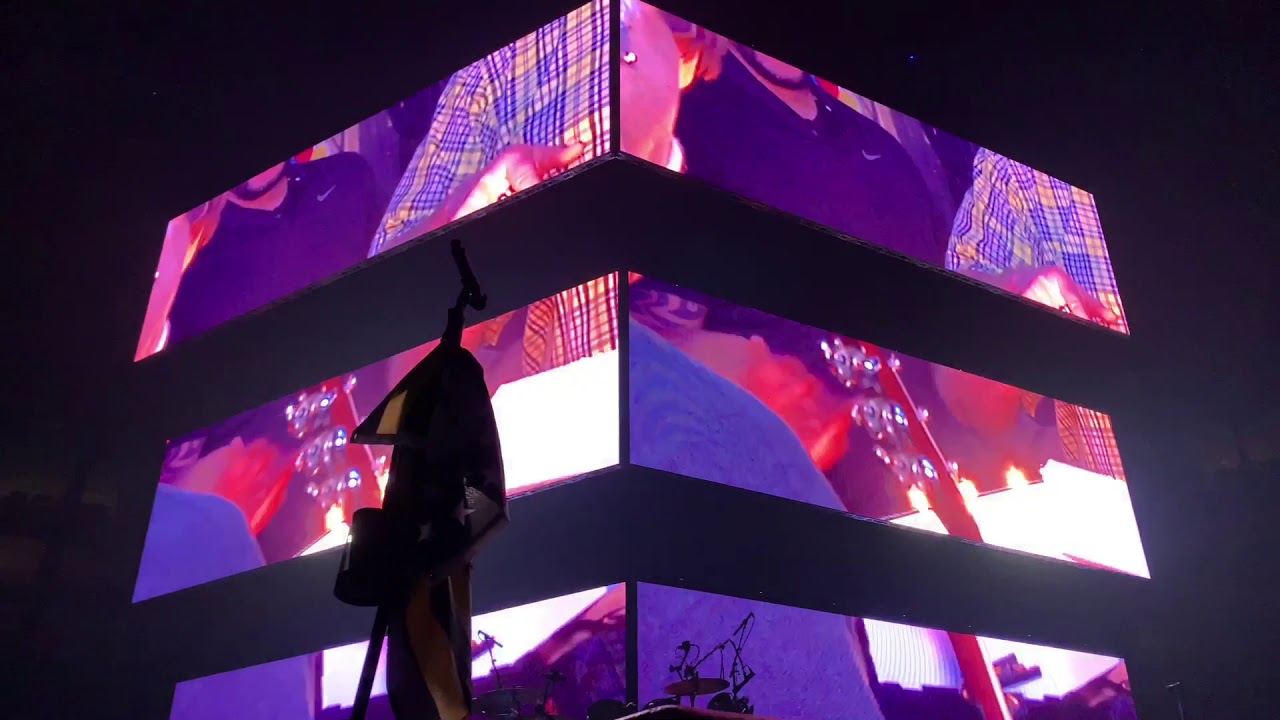 Pittsburgh & Joanna Cotten sing Happy Birthday to Eric Church - PPG Paints Arena - 5/3/2019