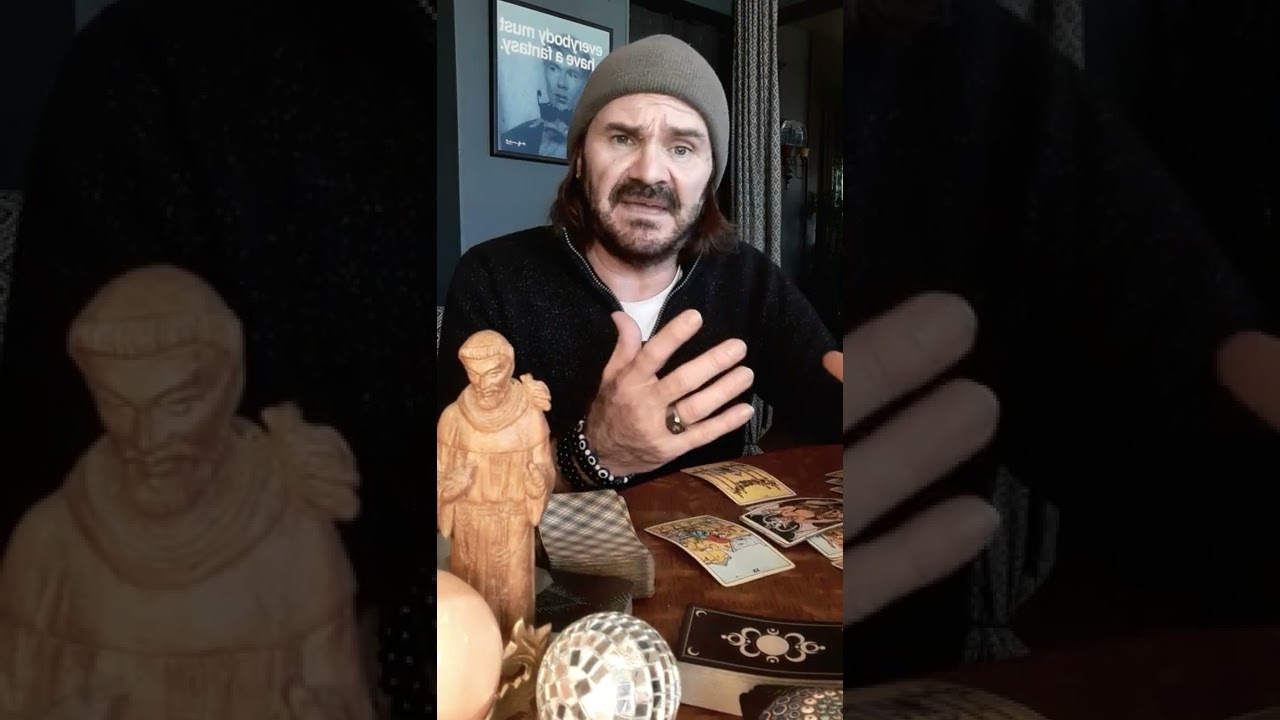 JDS Tarot!  Gemini!  Someone is holding on tightly, not wanting to let you/them go! Manipulating 💯