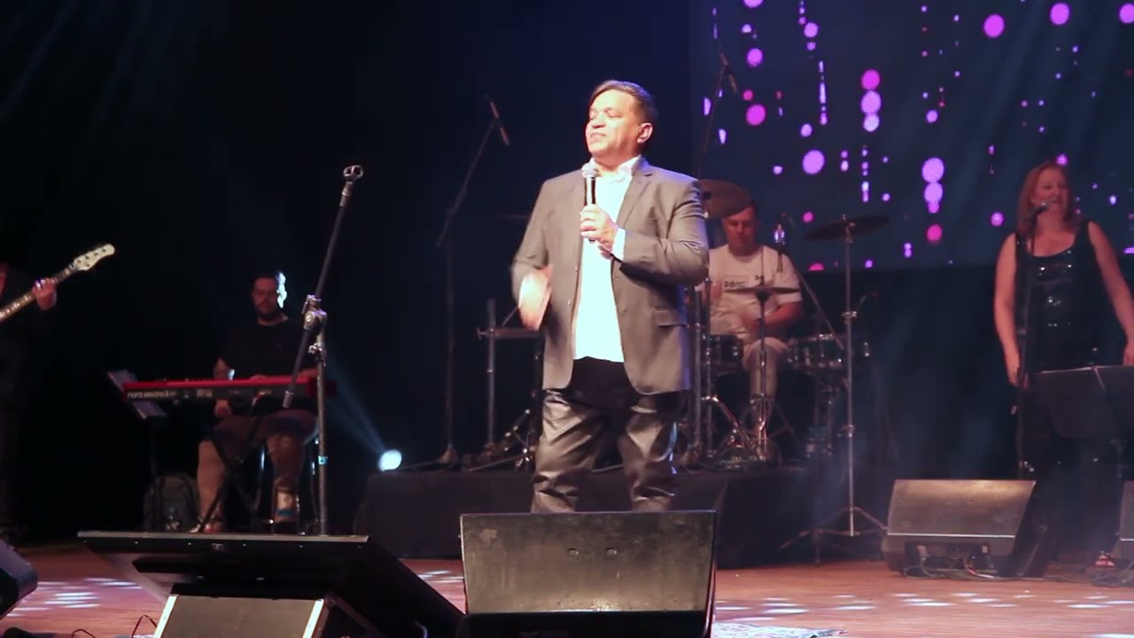 A Kind Of Magic - Queen (Cover Roberto Bacon)