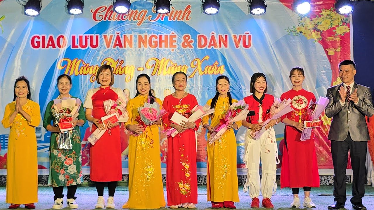 Khai mạc giao lưu Dân vũ làng Chanh chử mừng xuân 2026