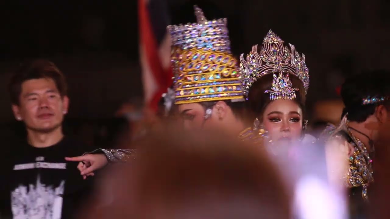 แบงค์ ศรราม ขับเสภาถวายอาลัยพระพันปี งานลอยกระทงICONSIAM 05.11.2568