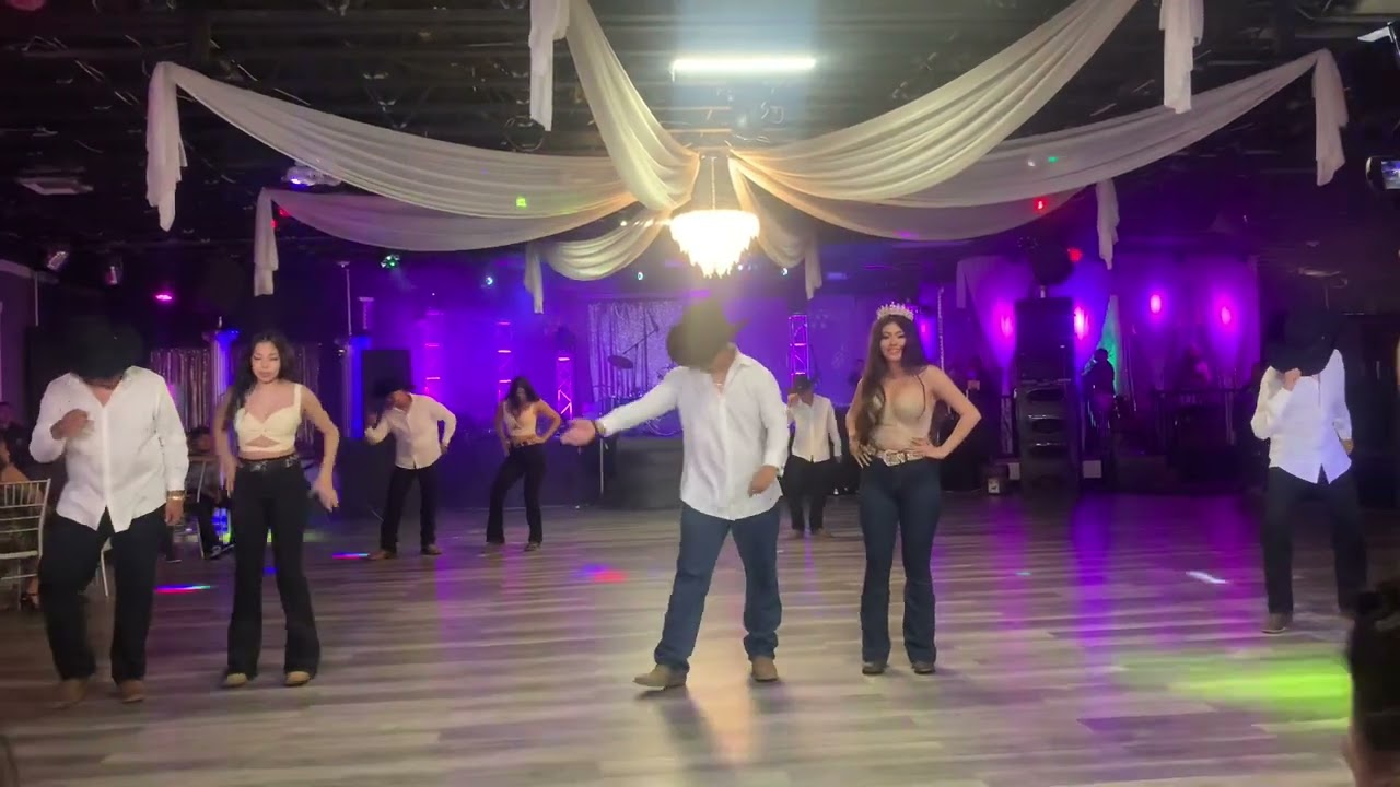 Lizzie’s XV baile sorpresa