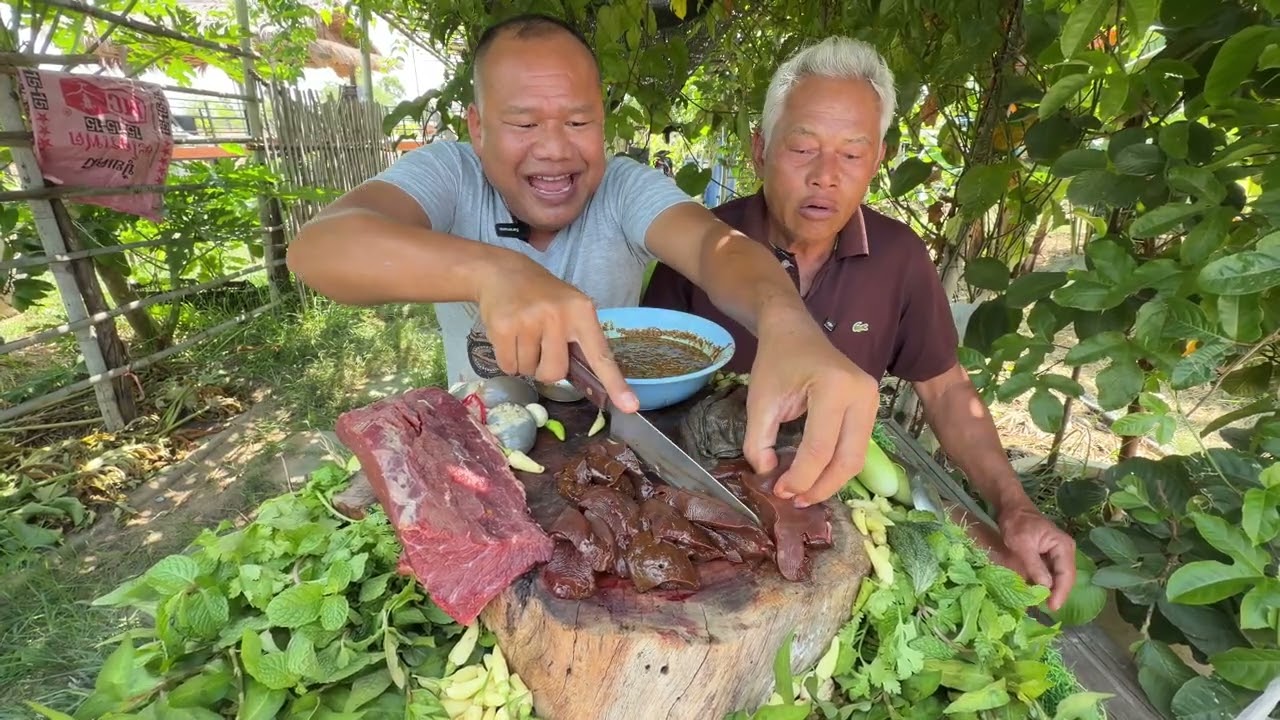 ปรุงแจ่วใช้ขี้เพี้ยจากไส้สดๆขี้เพี้ยสดๆ จัดตับสดๆเนื้อสะโพกสามสิบกลีบมาจุ๊เต็มระบบ | อิแอบแซบ