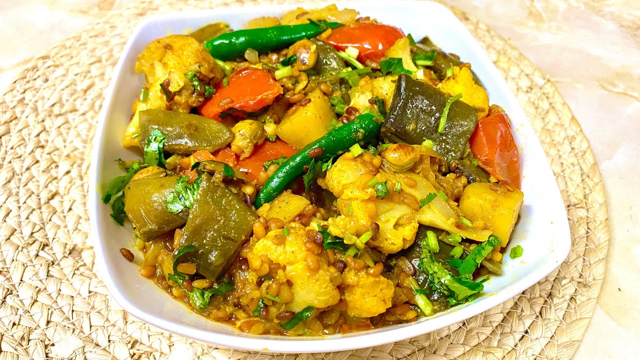 মুগ ডাল দিয়ে সবজি রেসিপি || Mugh Daaler Sabzi Recipe || Mixed Vegetables With Lentils Recipe