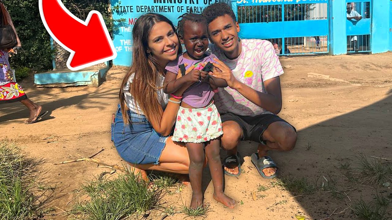 Ho Adottato una povera Bambina Africana con la mia Ragazza...