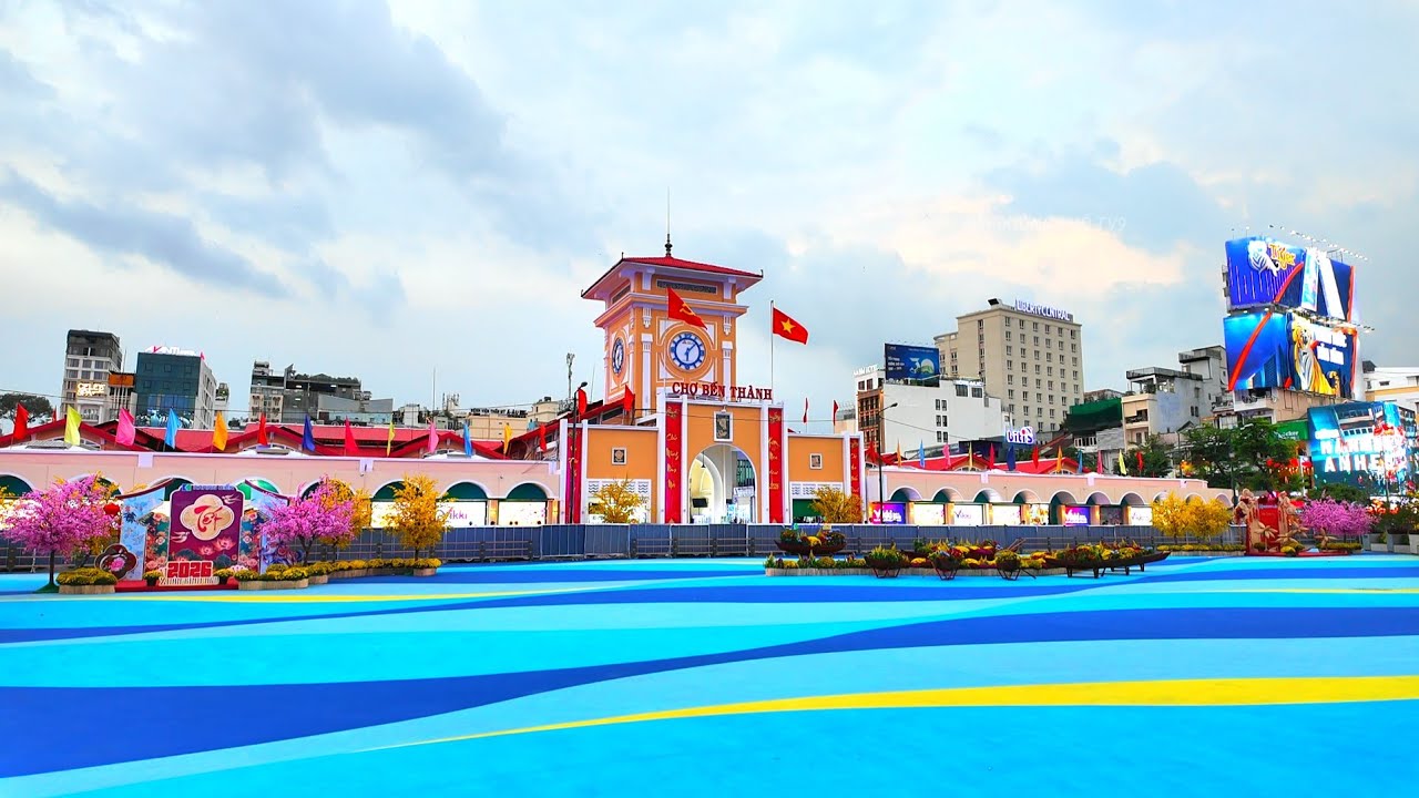 CHỢ BẾN THÀNH LÊN ÁO MỚI , VỈA HÈ ĐẸP SẠCH RỘNG RÃI , BẤT NGỜ ĐƯỜNG HOA NGUYỄN HUỆ BÍNH NGỌ 2026