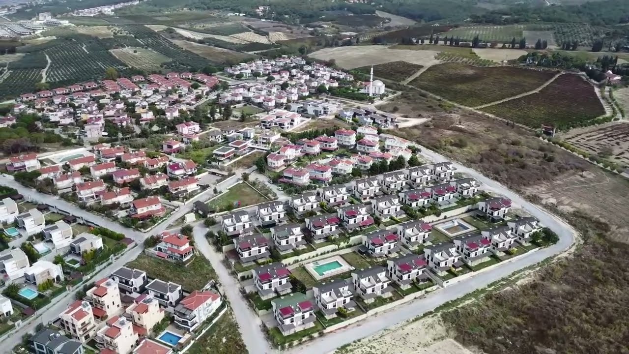 KUŞADASI SOĞUCAK BÖLGESİNDE SIFIR 4+1 HAVUZLU SİTEDE VİLLA
