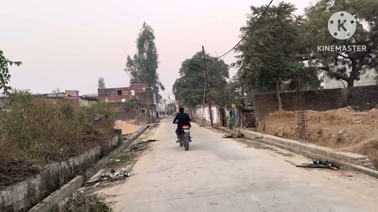 कॉर्नर प्लॉट रानीडीहा में देवरिया रोड गो०(45*50)2250 वर्गफिट रेट 4200 रु० मात्र!  9936850505