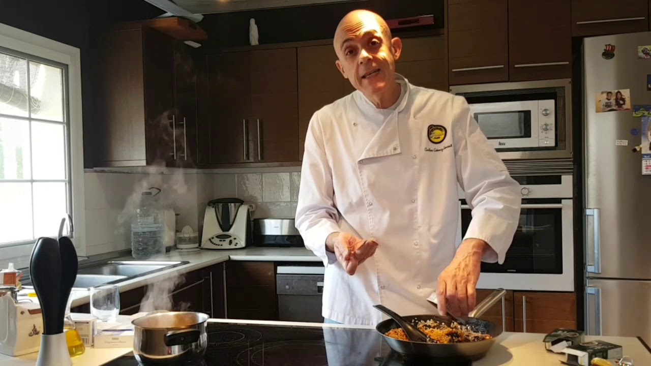 Paella marinera con conservas