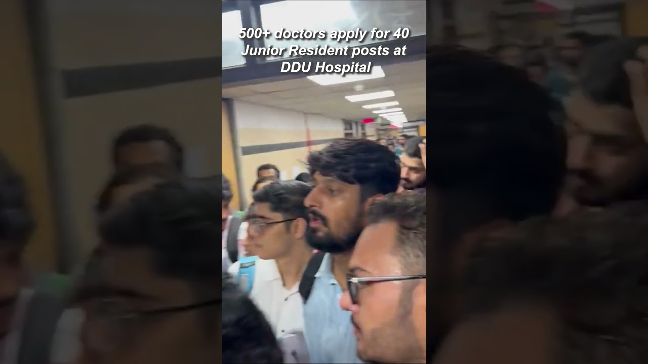 500+ Doctors Compete for 40 Junior Resident Posts at Delhi&rsquo;s DDU Hospital Tough Job Race in Medicine