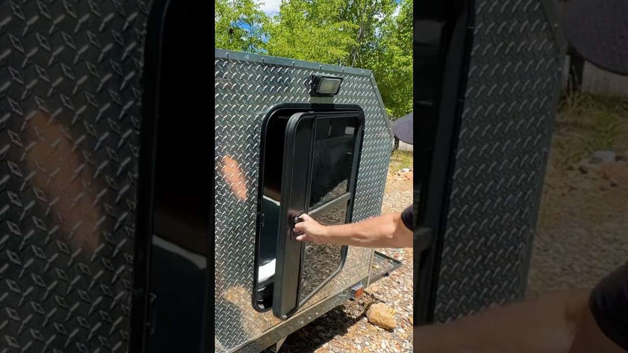 CONSTRUCCI&Oacute;N DE UN REMOLQUE CON FORMA DE L&Aacute;GRIMA