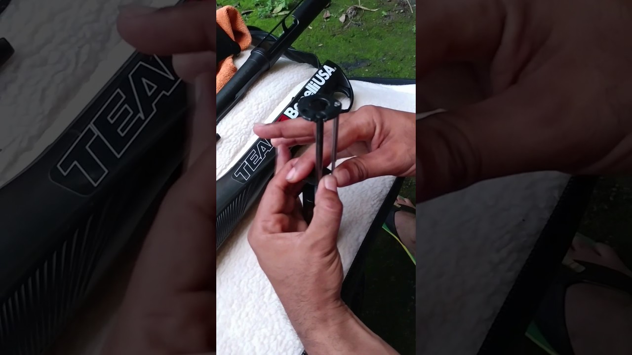 How to disassemble and assemble the bolt of the Benelli Vinci Shotgun.  Desmontaje de bolt