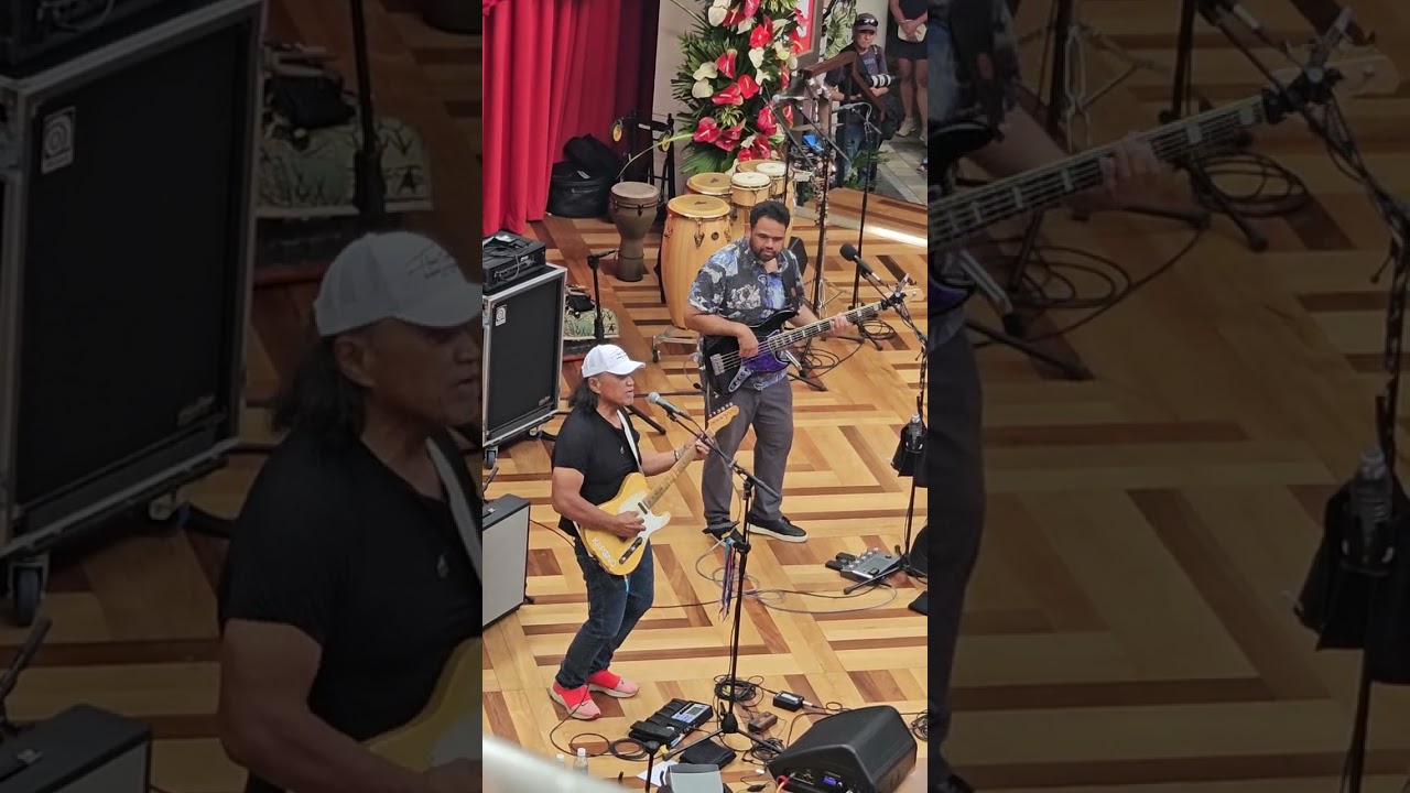 Danny's Song || Henry Kapono #alamoanacenter