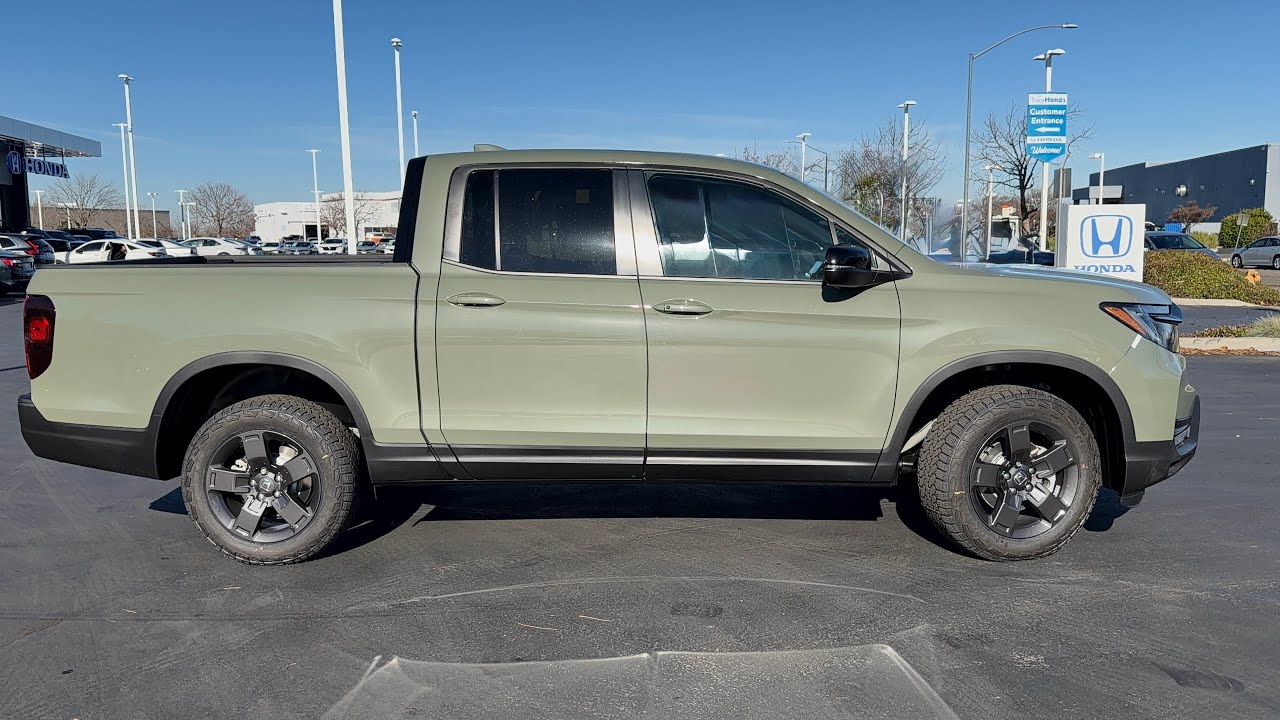 Honda Ridgeline Trailsport 2026 года, цвет Ash Green Metallic, съемка в 4K 120 кадров в секунду.