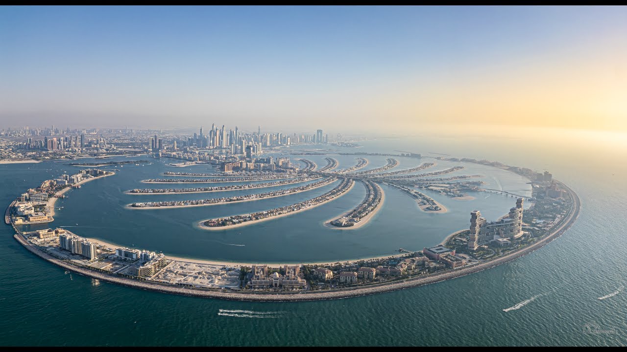 Welcome to Palm Jumeirah: A Majestic Aerial Journey