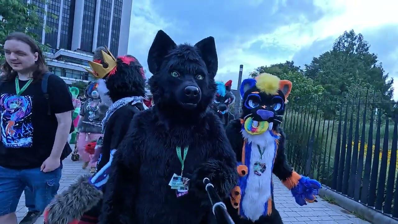 Eurofurence fursuit cuddles & Parade