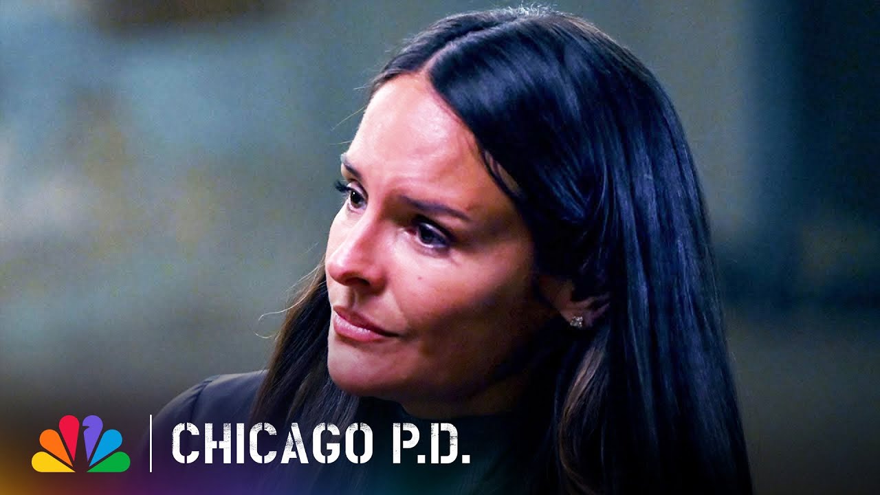 Torres Tries to Rescue Gloria and Intelligence Comes Under Fire | Chicago P.D. | NBC