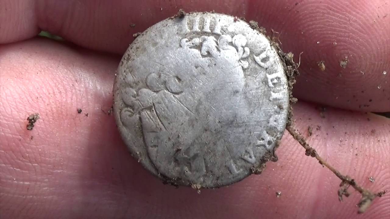 Finding large pilgrims badge and a old brooch # 109