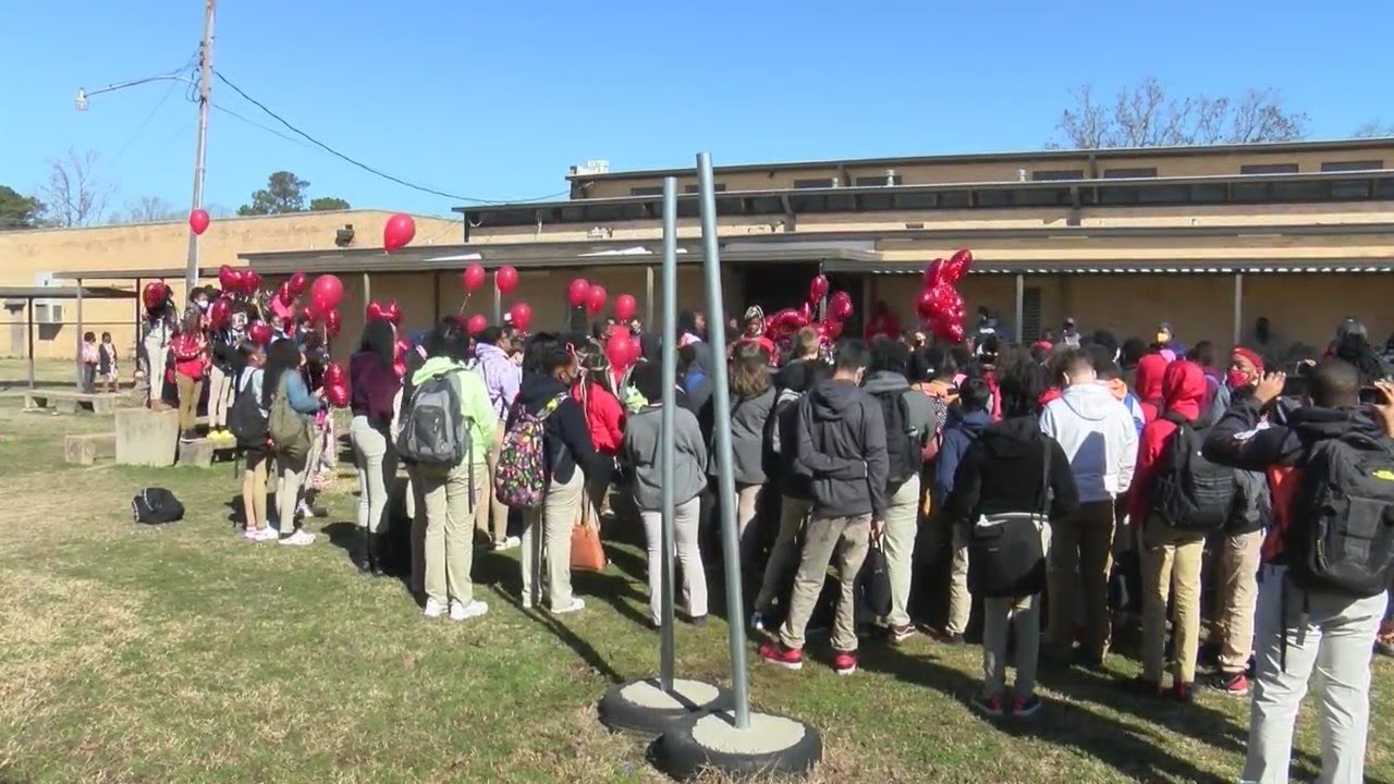 Community holds balloon release for Watson Chapel Junior High shooting victim