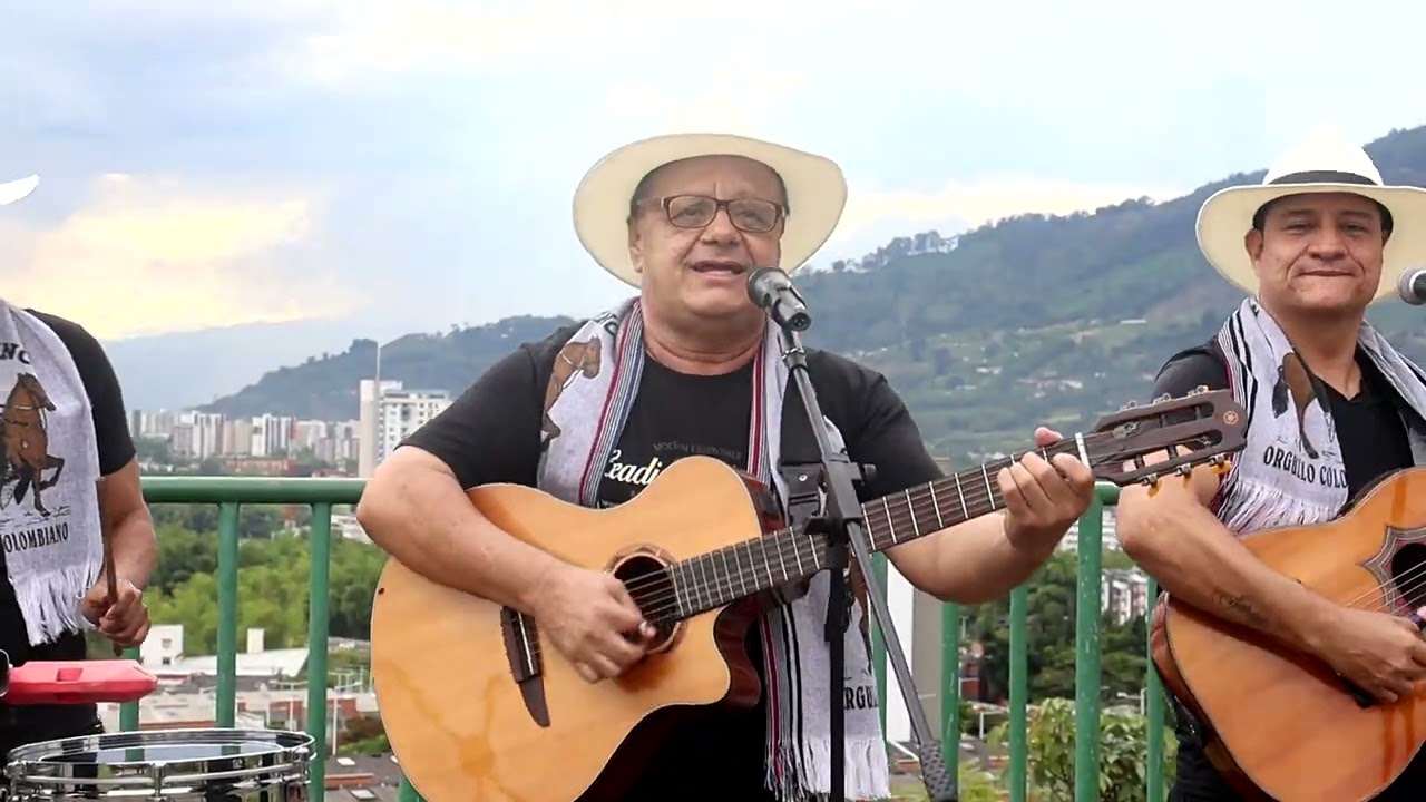 Rumbo A Diciembre  ( Machuco y su conjunto)